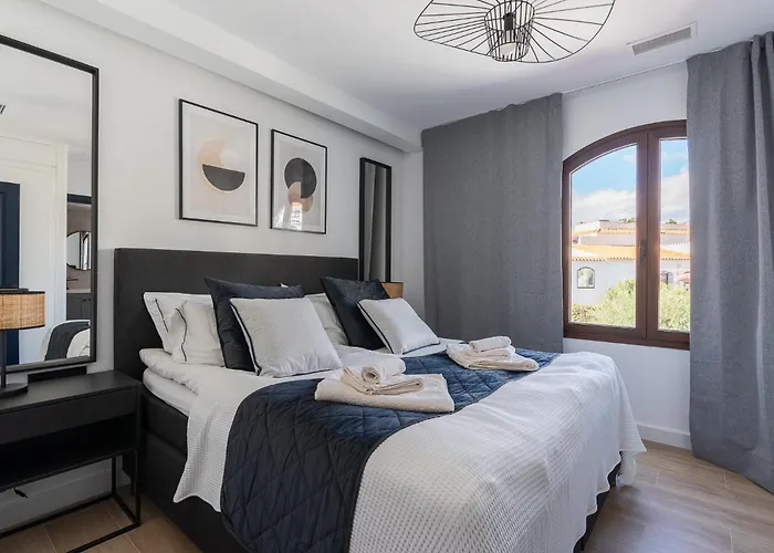 Luxury House With Private Heated Pool In Nerja! Dom wakacyjny Nerja