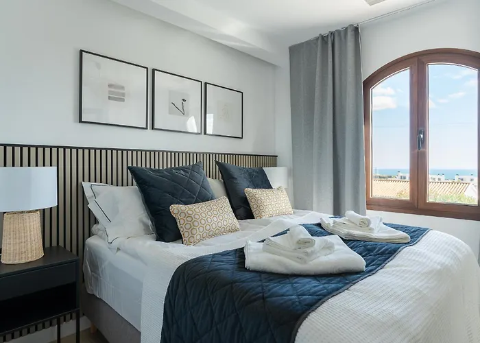 Luxury House With Private Heated Pool In Nerja! Dom wakacyjny