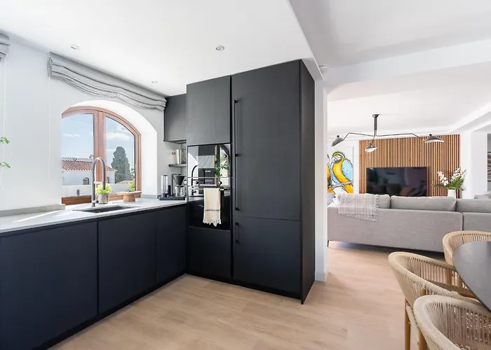 Luxury House With Private Heated Pool In Nerja! Dom wakacyjny *