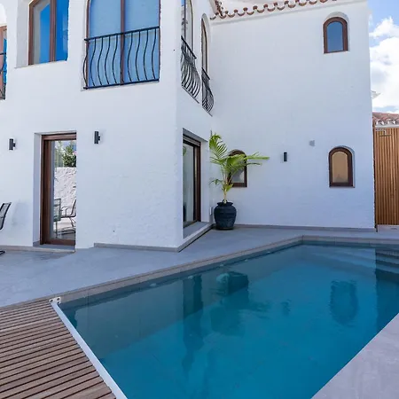 Luxury House With Private Heated Pool In Nerja! Holiday home *