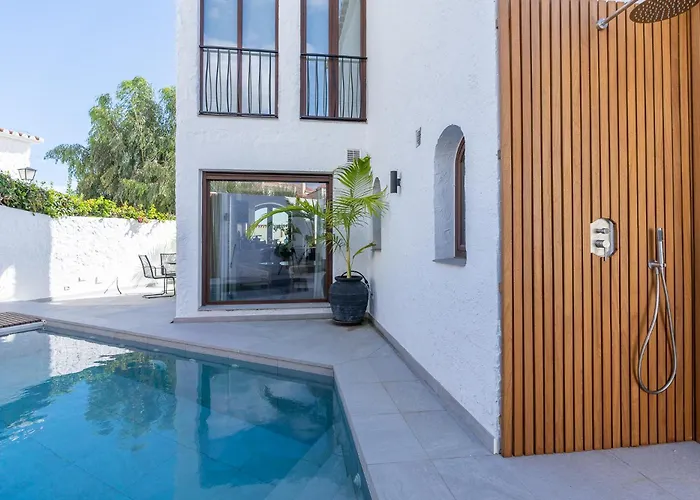 Holiday home Luxury House With Private Heated Pool In Nerja! *