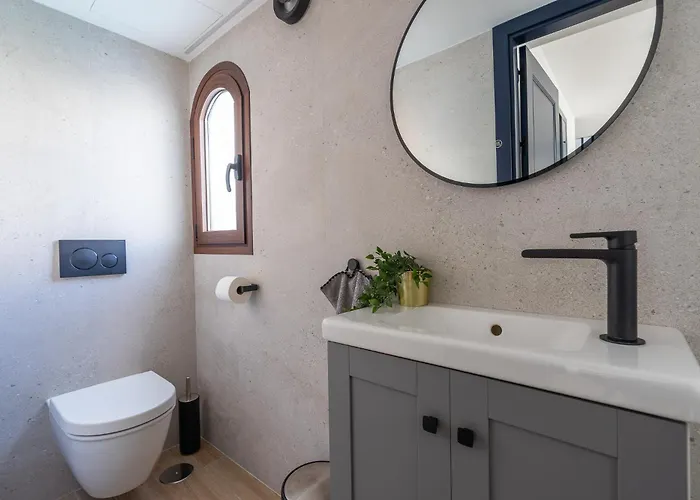 Luxury House With Private Heated Pool In Nerja!