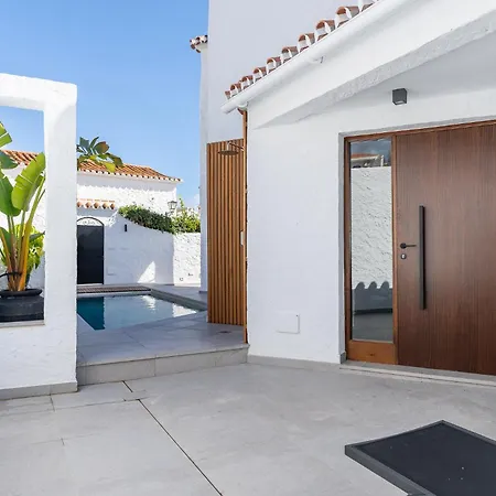 Luxury House With Private Heated Pool In Nerja! Нерха