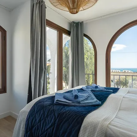 Luxury House With Private Heated Pool In Nerja!